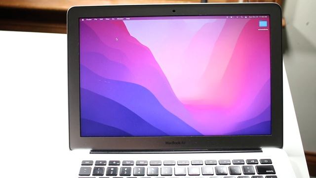 How To Use MacOS Monterey! (Complete Beginners Guide) смотреть онлайн