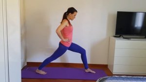 Поза Воина 1 для силы, гибкости и уверенности.  Базовые позы йоги