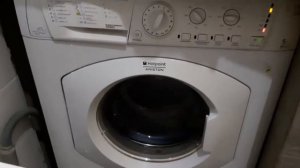 Стмральная машина Hotpoint Ariston. Промежуточный отжим (полоскание)