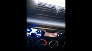 JVC KD-X30 sur BMW e36