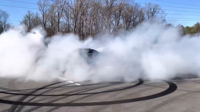 Dodge Challenger hellcat. Додж Челленджер. Бернаут