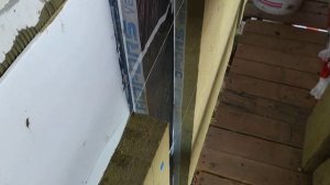 Выравнивание фасадов подкладками из пенополистирола, как клеится подкладка под лист минеральной ват