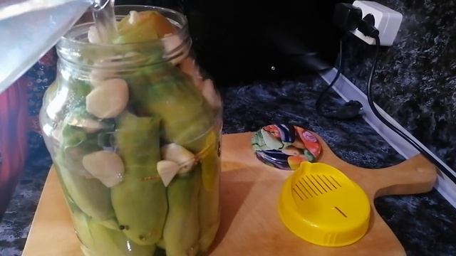 Маринованные зеленые помидоры с чесноком. Рецепт на зиму. Вкусно!
