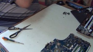 Ушатанный ноутбук Emachines E642G, замена термопасты и ремонт разъёма питания.