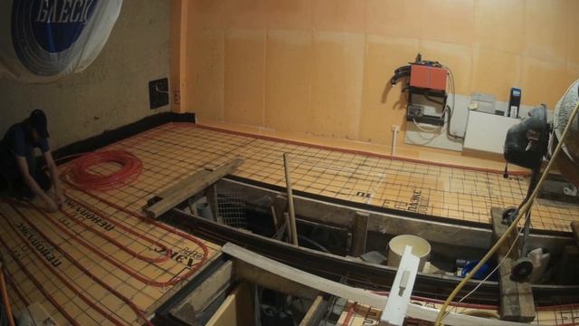 Водяной теплый пол в гараже. Подготовка к стяжке. Ремонт гаража своими руками.
