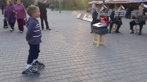 В городском саду играет духовой оркестр...