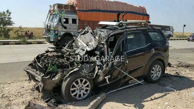 Mahindra XUV500 Accident | Build Quality Review | Crash Test | XUV 500 and Truck Accident | In Hind смотреть онлайн