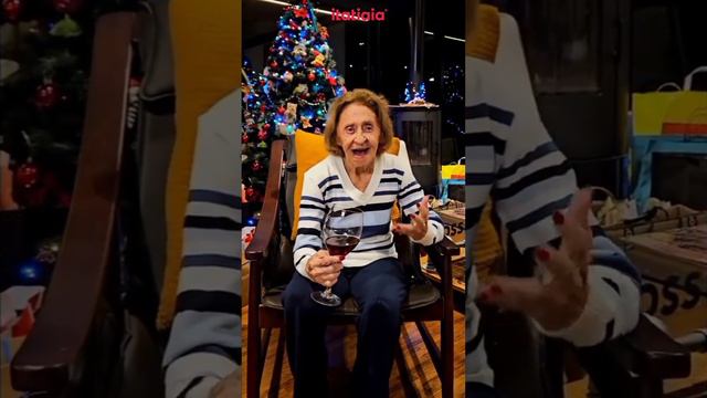 AOS 96 ANOS, ATRIZ LAURA CARDOSO APARECE EM VIDEO DE NATAL NAS REDES SOCIAIS