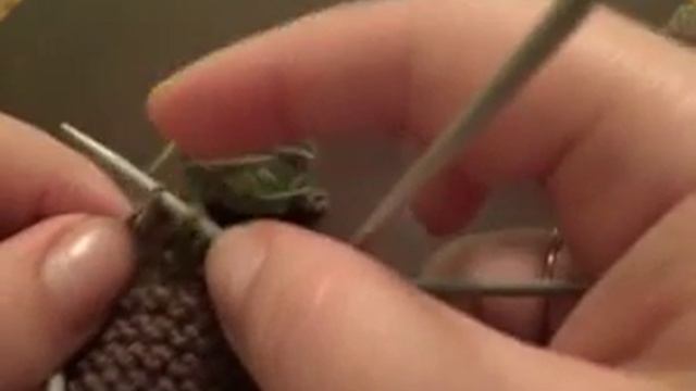 Вязание спицами (вяжем на 4х спицах/часть3) смотреть онлайн