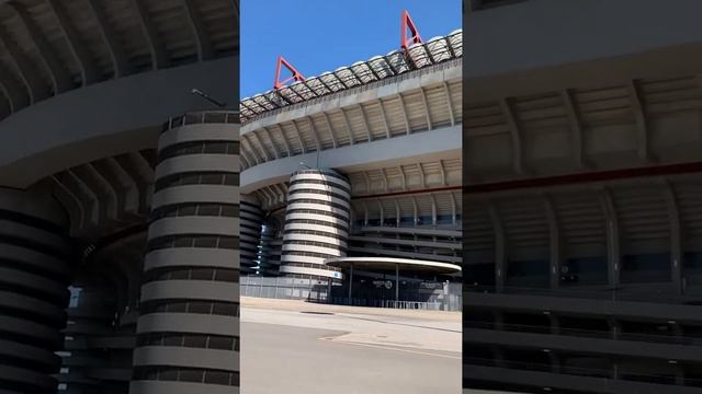 Giuseppe-Meazza Stadion von außen /// August 2020