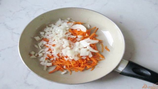 Диетический суп с куриными кнелями и рисом