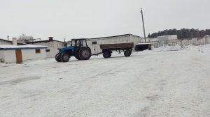 Сдаю задним ходом с телегой и трактором 1221