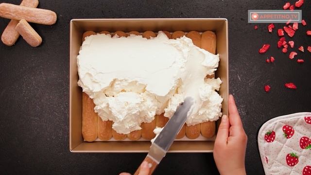 Секрет в клубничной глазури! Пирожное, которое покорило весь мир ГОТОВО!| Appetitno.TV смотреть онлайн