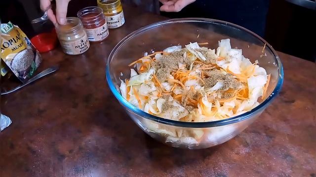 Самый дешевый и быстрый салат.1 капуста и 2 морковки.Капуста по корейски.