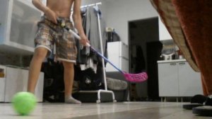 Решил попробовать по бросать, клюшка для флорбола