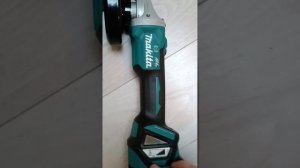 Обзор акумуляторна Болгарка (КШМ)  Makita DGA 513.