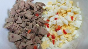 Картофельные пирожки с печенью и яйцом