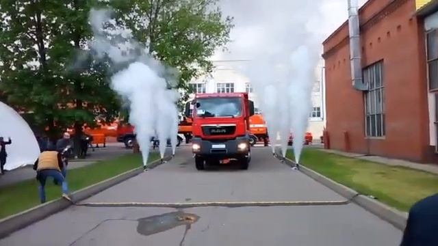 Криоэффекты на Презентации нового кузова MAN смотреть онлайн