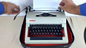 Обзор портативной печатной машинки "Ортех" 1982г. выпуска.