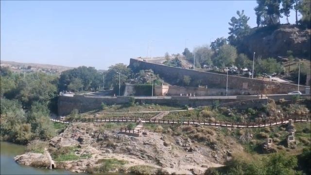 Мост к монастырю Римские стены смотреть онлайн