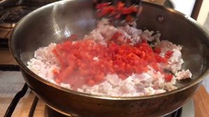 Рулетики из баклажанов в сливочном соусе