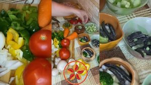 Курица с овощами в горшочках