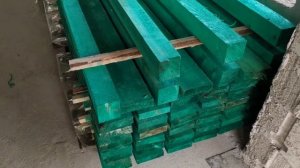 Обработка строительных пиломатериалов антисептиком концентрат зеленый методом окунания в "ванную".