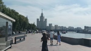 перед водным корабликомVID_20220813_114812