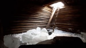 Булуус. Природный, бесплатный морозильник. Как мы храним лёд летом!  Ледник