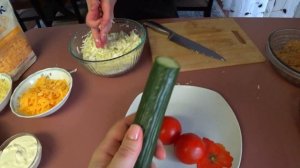 Готовим с Колей! Рецепт Буррито от Funny 4 / Готовим и болтаем/ Как готовят мексиканское блюдо в СШ
