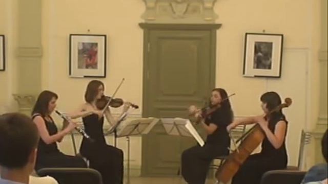 Mozart W A Flute quartet K285 смотреть онлайн