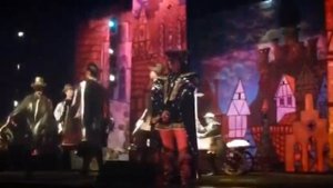 Спектакль "Королевство кривых зеркал"