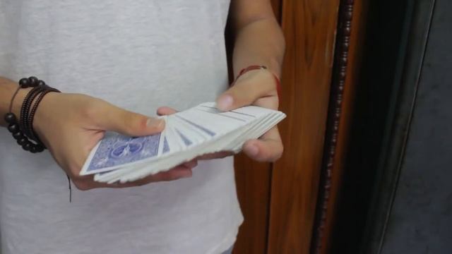 TUTORIAL - FAST Easy Card Control (Squeeze Shift) | Card Magic Basics смотреть онлайн