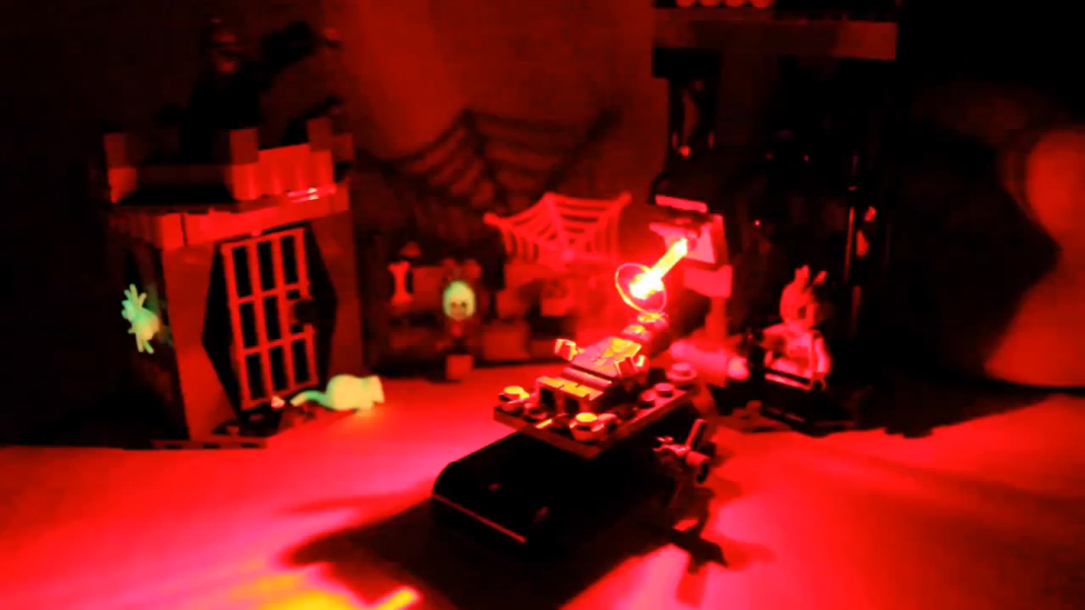 Lego Monster Fighters 9466 The Crazy Scientist and His Monster Build & Review смотреть онлайн