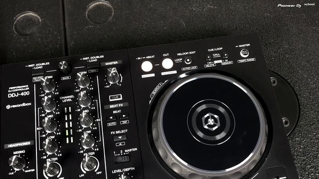 Ключевые особенности DDJ-400 [ fastGUIDE ] смотреть онлайн
