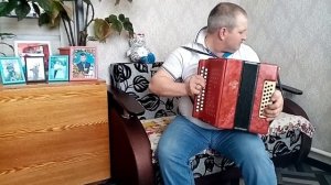 В этой деревне огни не погашены!