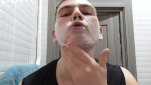 Забрив бритвенным станком Gillette Mach 3. Бреюсь Т - образным станком