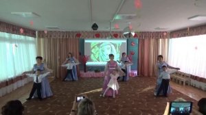 ТАНЕЦ С МАМАМИ