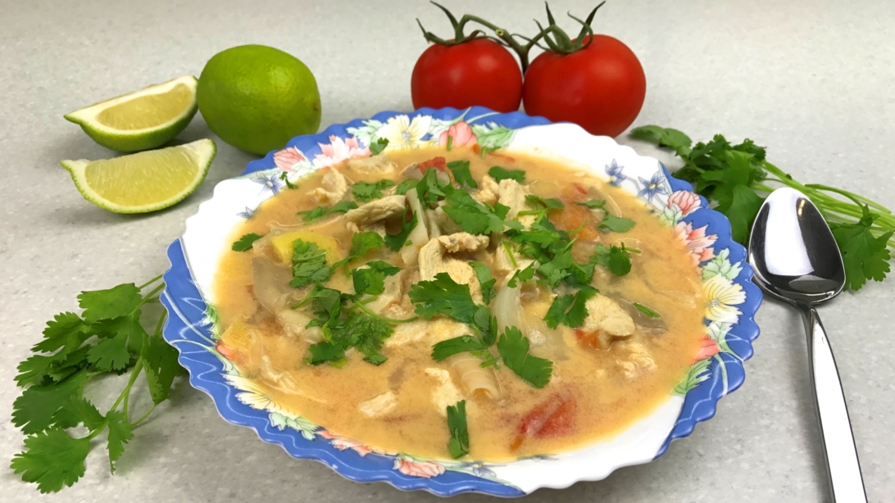 Том Кха - тайский суп на кокосовом молоке. Готовлю из доступных ингредиентов дома .mp4