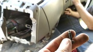 Замена испарителя кондиционера Рено Премиум. Renault Premium