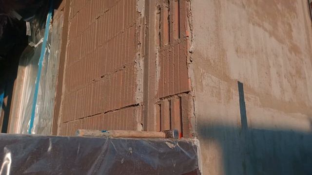 Стены дома из тёплой керамики Porotherm, штукатурка фасадов без утепления, штукатурка по маячкам