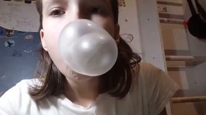 тройной пузырь из жвачки. как надуть?