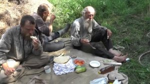 Обед возле Южного пруда. 13. 08. 2016