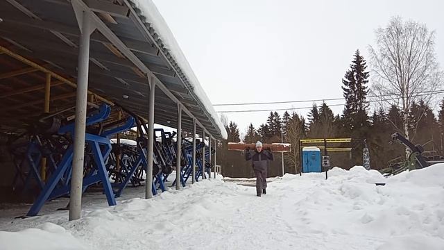 Ходьба выпадами с бревном смотреть онлайн