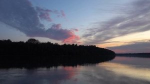 4К релакс видео. Волшебный закат с берега необитаемого острова. Nature of the Danube island.