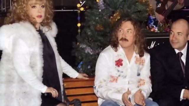 На тот большак - так раньше пела Алла  Пугачева