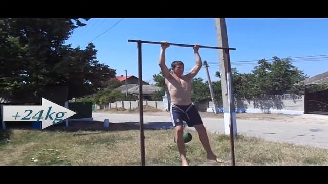 Подтягивания на турнике с доп. весом 24 кг, 10 повторений. смотреть онлайн