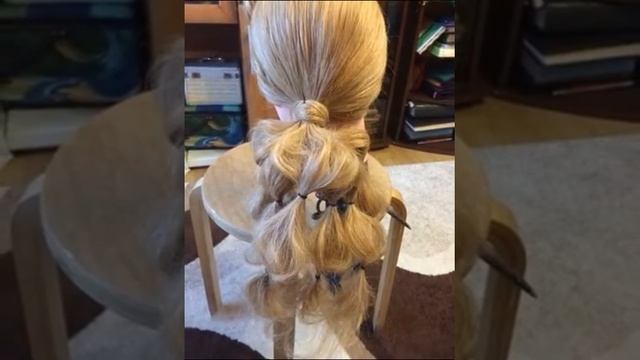 Красивая прическа "Асимметричный низкий пучок" мастер-класс смотреть онлайн