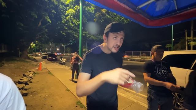 Cheap Vs. Expensive Beef Pares Mami BGC Philippines 🇵🇭 смотреть онлайн