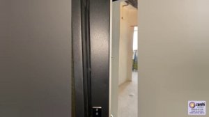 Установка входной двери Лабиринт с зеркалом в Санкт-Петербурге от производителя с шумоизоляцией.